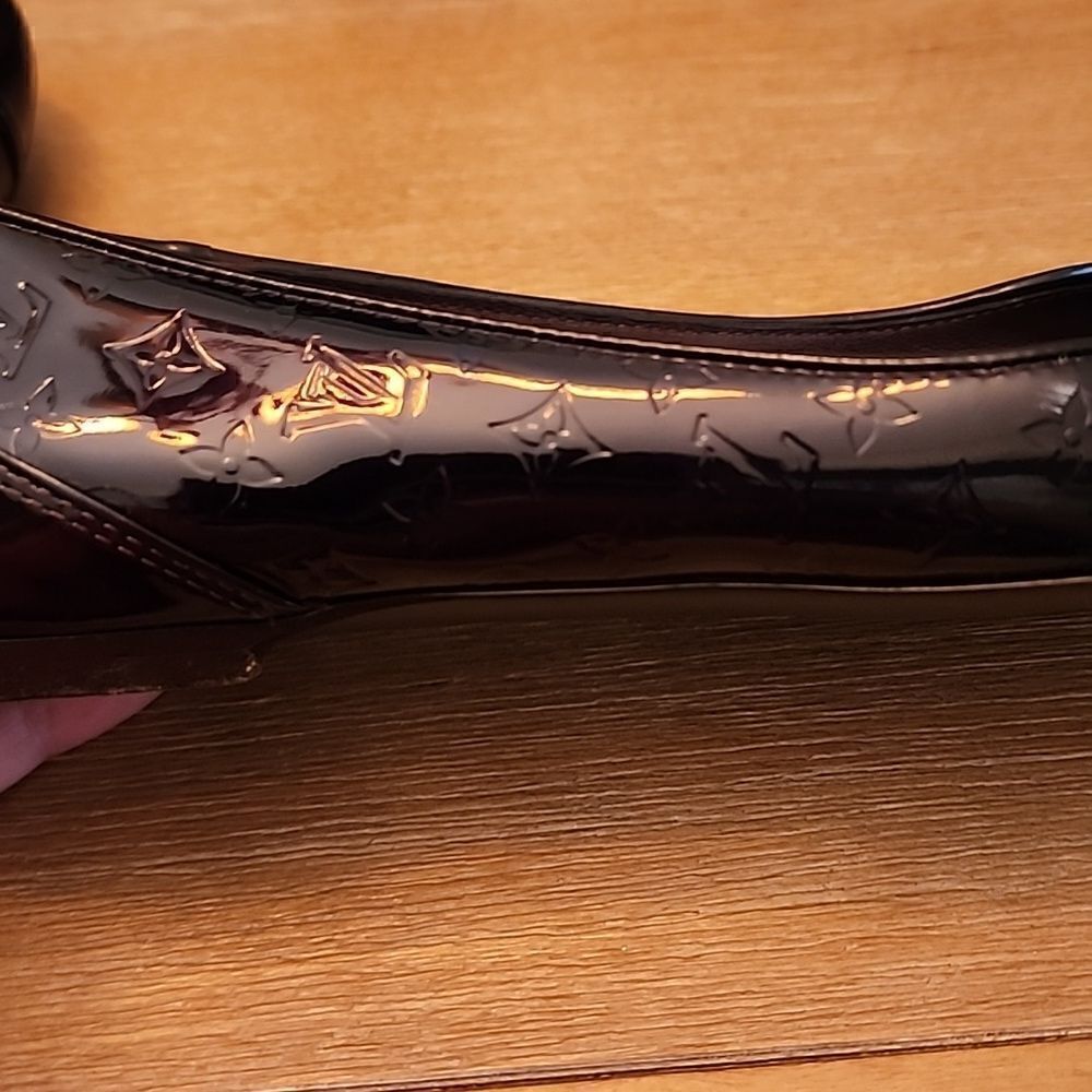 Authentic Louis Vuitton Claudia Black Vernis Patent Gold Chain Monogram Flats 36 - Picture 7 of 9